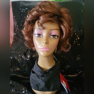 Short Layered Women’s Wig in Chestnut Brown